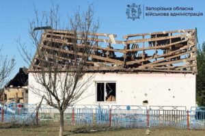 Поранено чоловіка та пошкоджено оселі: росіяни нанесли 898 ударів по Запорізькій області