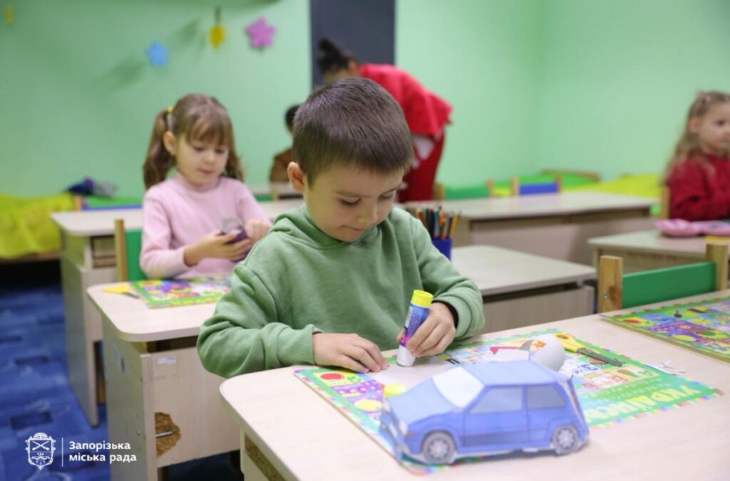 У Запоріжжі вперше з початку широкомасштабної війни відновили роботу ясельних груп: діти перебувають в укриттях (ФОТО)