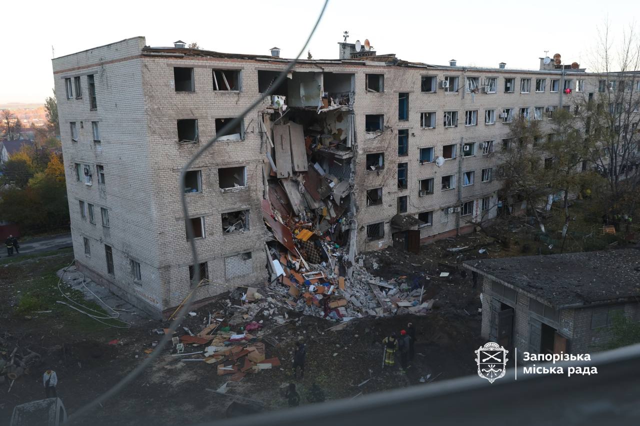 Стало відомо, скільки будинків пошкоджено внаслідок нічної атаки Запоріжжя, — ФОТО