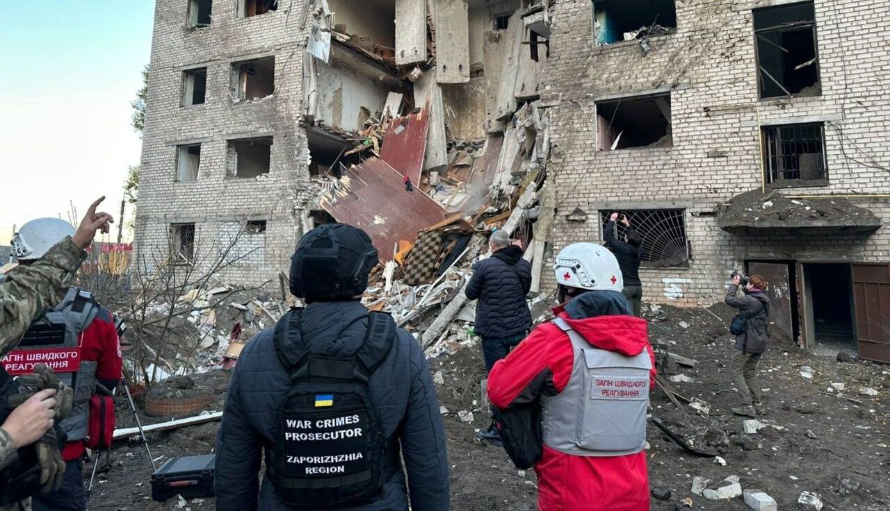 Збільшилась кількість постраждалих внаслідок ударів по Запоріжжю: обстріл розслідують як воєнний злочин, — ФОТО