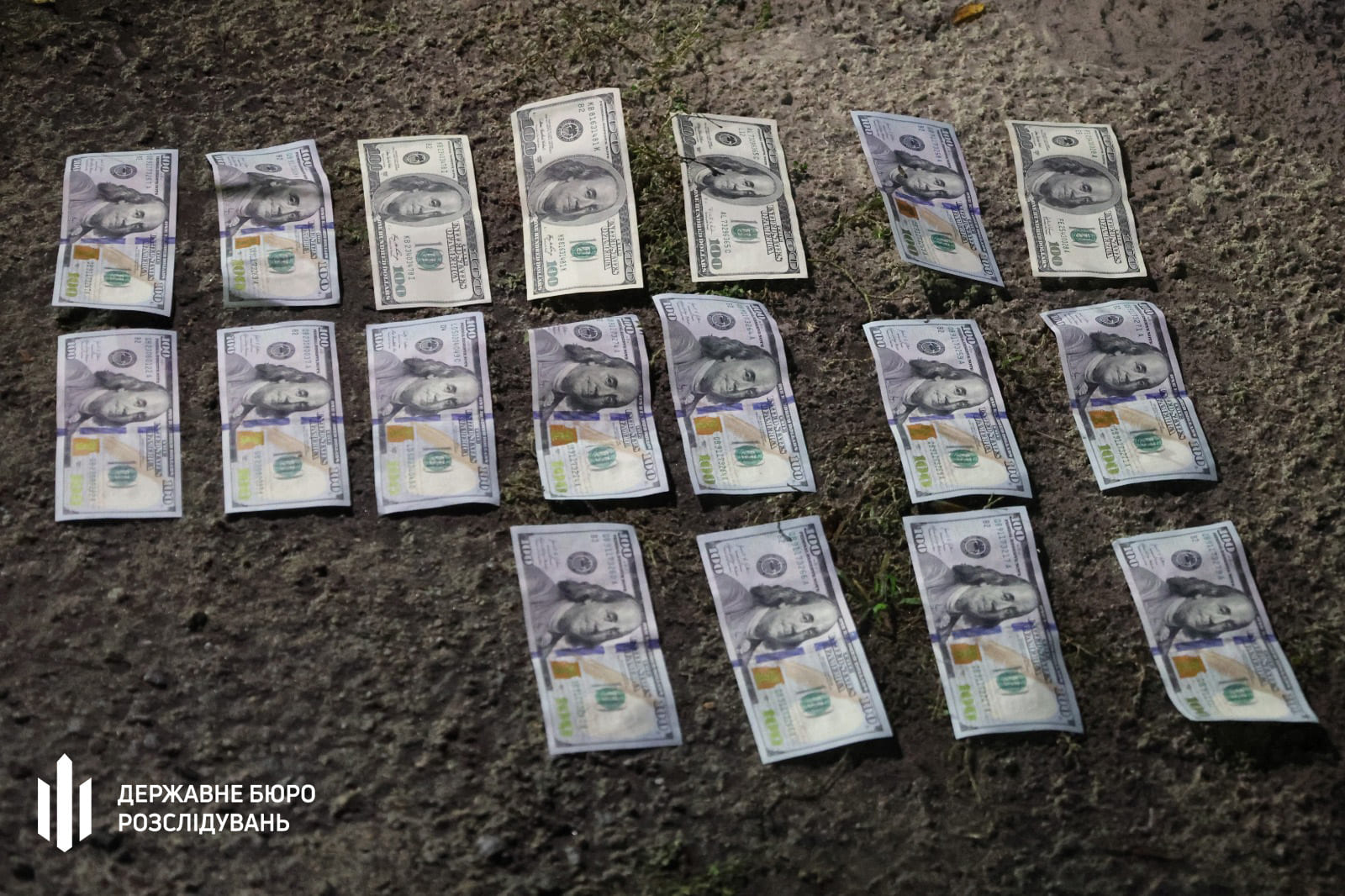 Двое должностных лиц ТЦК потребовали 2000 долларов взятку у ветерана: злоумышленников задержали «на горячем» в Запорожье, — ФОТО