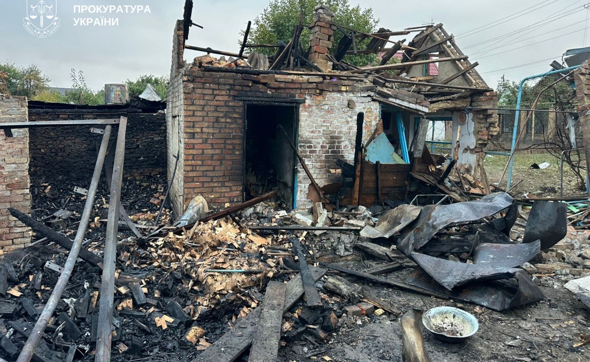 Загибла дитина, вісім поранених та значні руйнування: розпочато розслідування після нічної атаки на Запоріжжя, — ФОТО