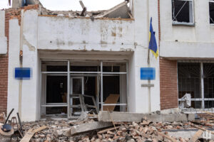 Росіяни розбомбили дитячий садок та лікарню в одному з населених пунктів Запорізької області, — ФОТО