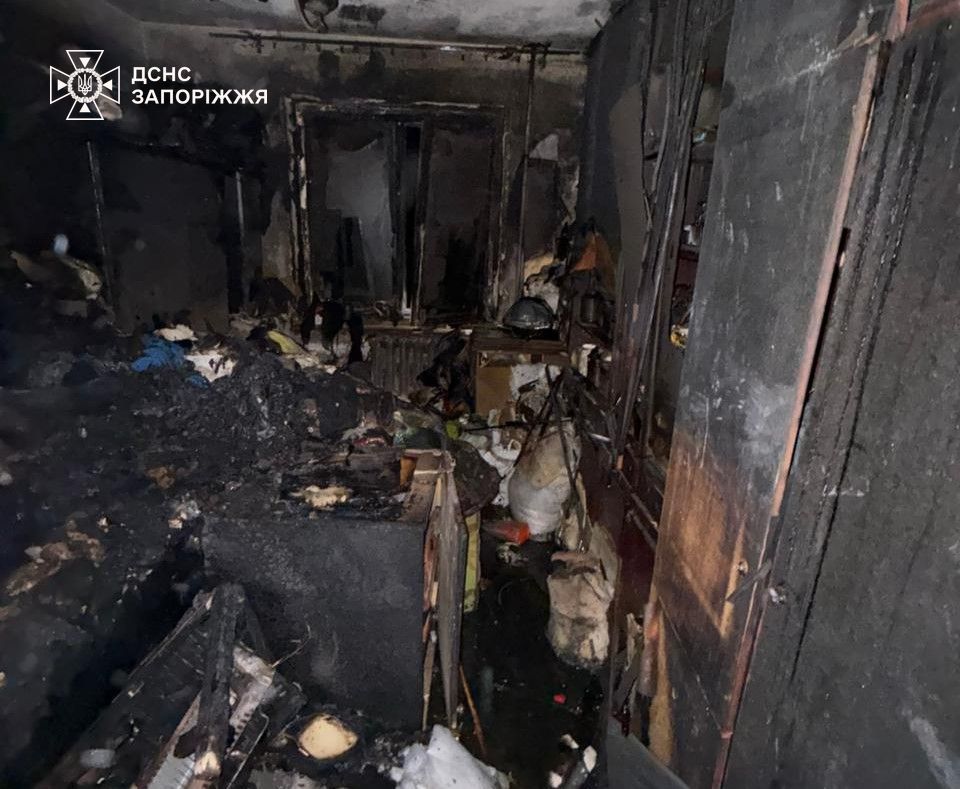 У запорізькій багатоповерхівці вночі сталася пожежа: постраждала жінка