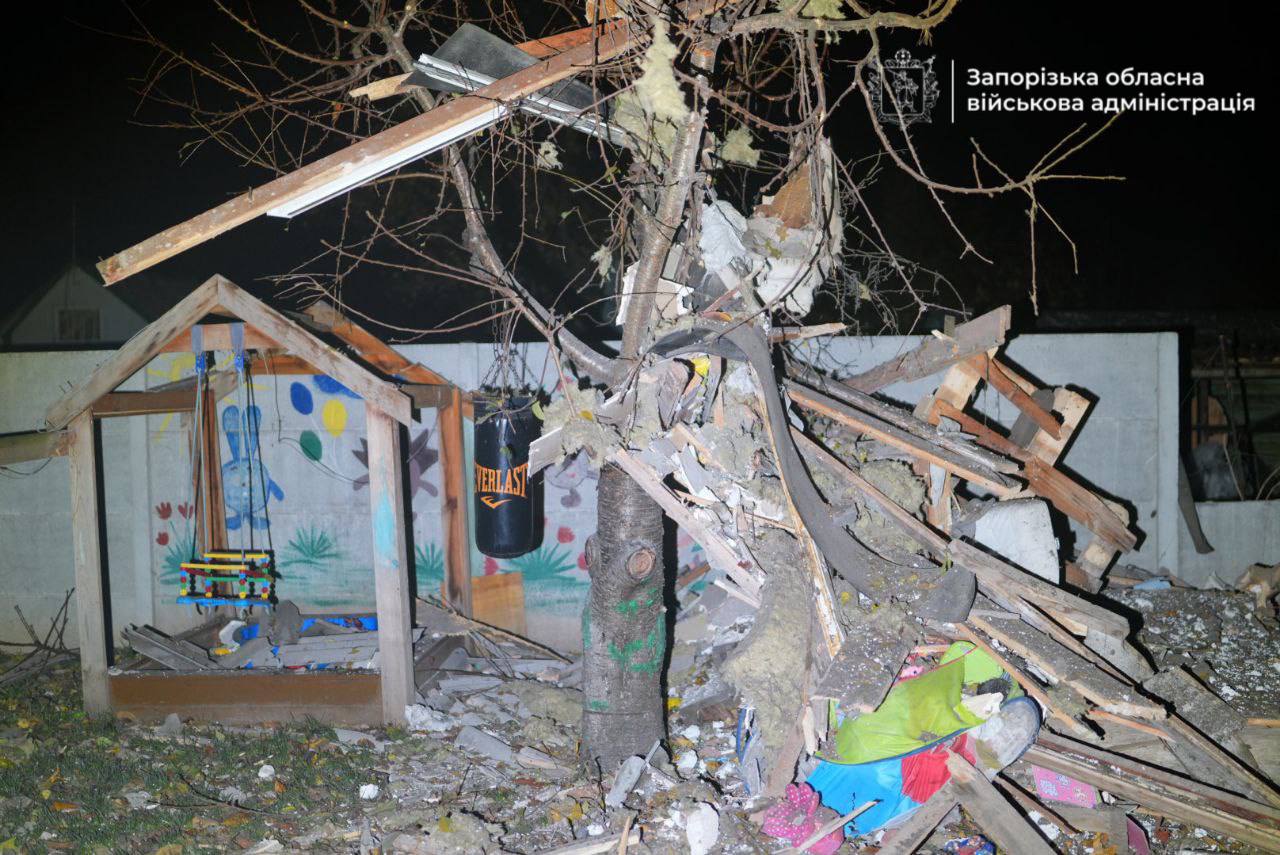 Вночі росіяни вдарили по Запоріжжю: все, що відомо про наслідки атаки, — ФОТО, ВІДЕО