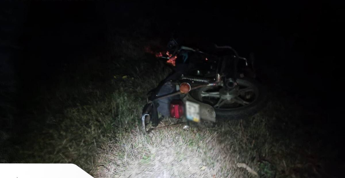 В Запорожской области столкнулись «Nissan» и мотоцикл: 17-летнего парня доставили в реанимацию, — ФОТО