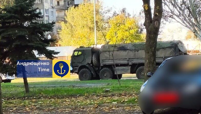 З Бердянського напряму через Маріуполь: ворог переміщує техніку на північ, — ФОТО