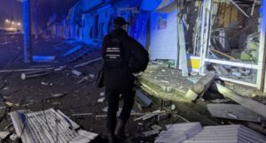 Били авіабомбою: нічний удар по Запоріжжю розслідують як воєнний злочин, — ФОТО