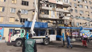 Сотні квадратних метрів засміченої землі: екологи показали наслідки російського удару по Запоріжжю 22 листопада, — ФОТО