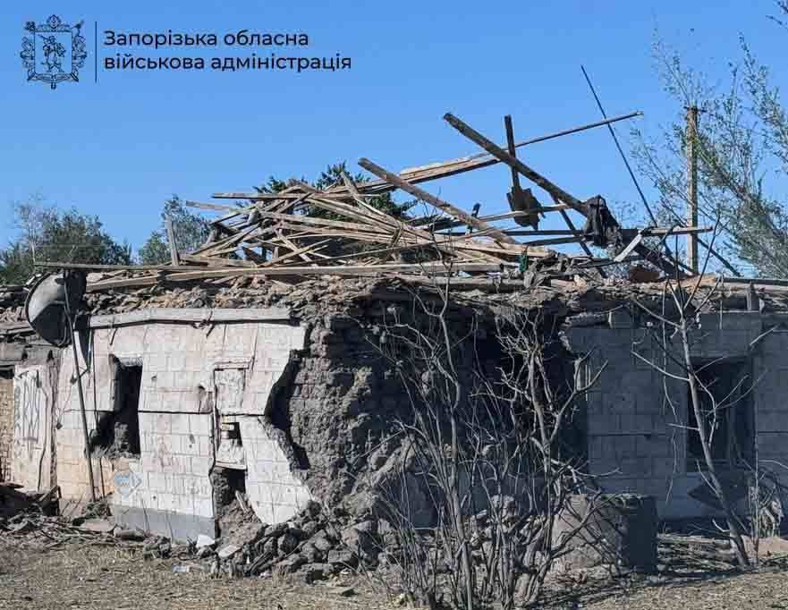 Одна людина загинула, ще три отримали поранення: росіяни завдали 640 ударів по Запорізькій області