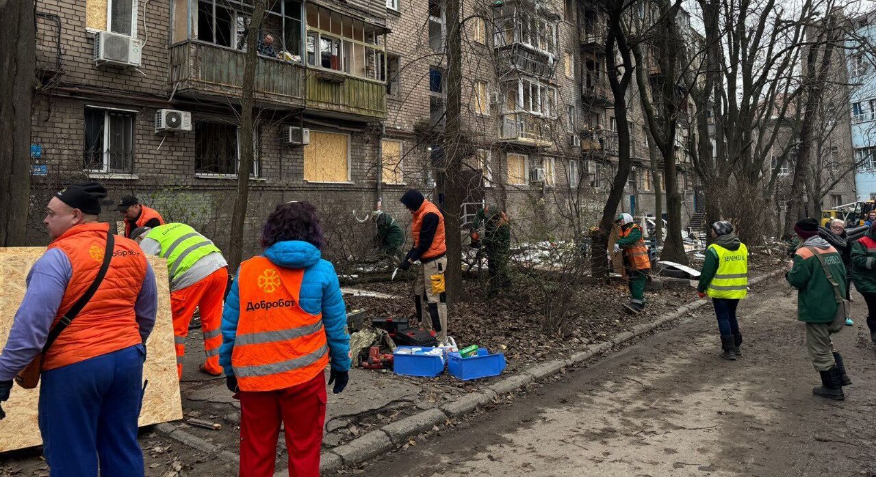 Нічний російський удар по Запоріжжю: першочергові роботи з ліквідації наслідків завершені, — ФОТО