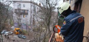 Российский удар по Запорожью: есть повреждения на 13 локациях в трех районах города