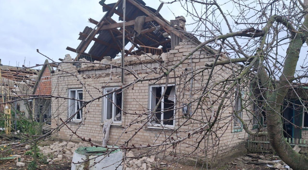 Пошкоджені приватні будинки, квартири та авто: наслідки ударів російської армії по Запорізькій області 27 листопада, — ФОТО