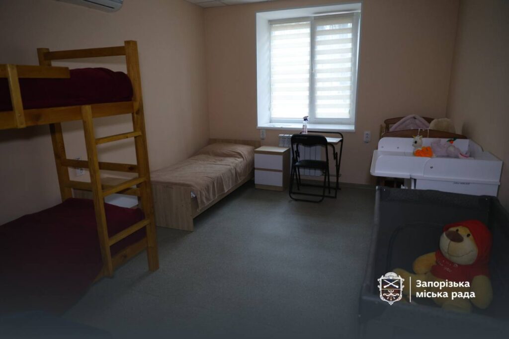 Допомога жінкам, які постраждали від домашнього насильства: як у Запоріжжі працюють кризові кімнати (ФОТО)
