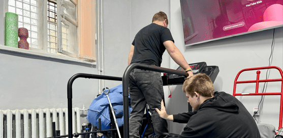 «Знаю, как это — снова становиться на ноги»: запорожский реабилитолог и ветеран помогает побратимам восстанавливаться после ранений, — ФОТО, ВИДЕО