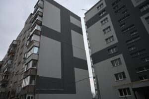 Работы выполнены на 98%: в Запорожье завершают восстановление поврежденной обстрелом девятиэтажки