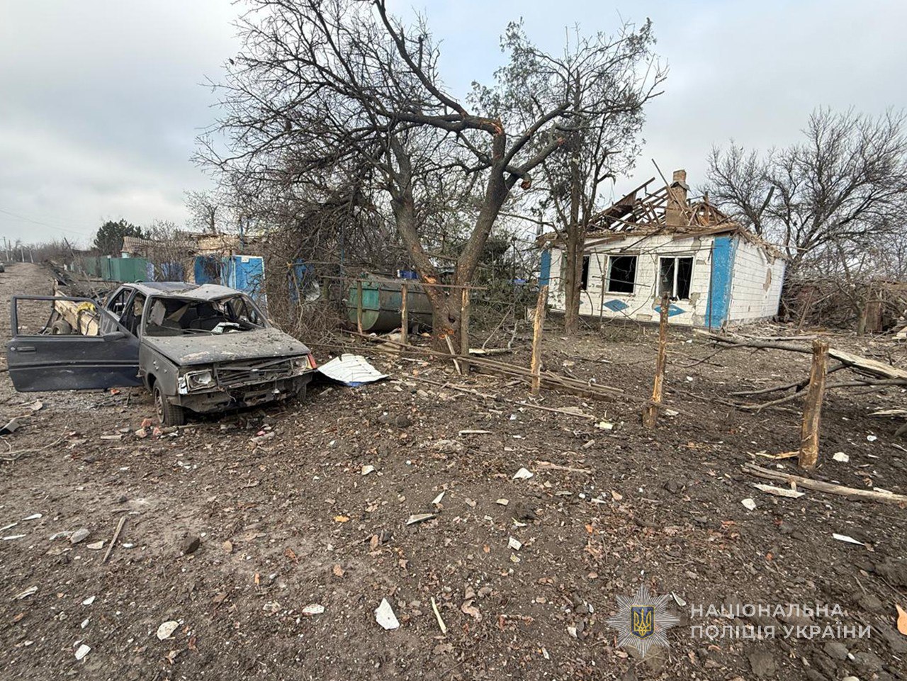 Російський дрон поцілив по машині в Запорізькій області: поранено чоловіка, - ФОТО