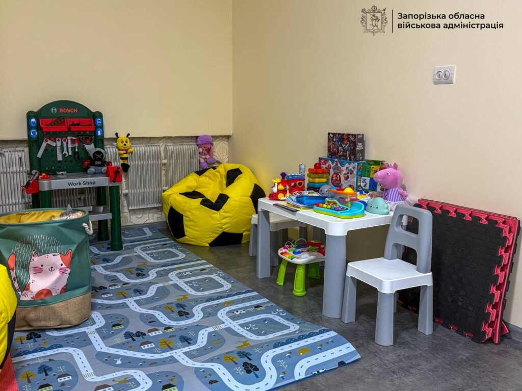 Безбар’єрний простір на 40 місць: у Запоріжжі відкрили інклюзивний центр для евакуйованих та постраждалих від війни (ФОТО)
