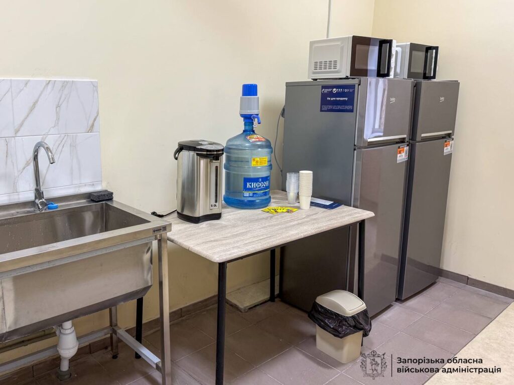 Безбар’єрний простір на 40 місць: у Запоріжжі відкрили інклюзивний центр для евакуйованих та постраждалих від війни (ФОТО)