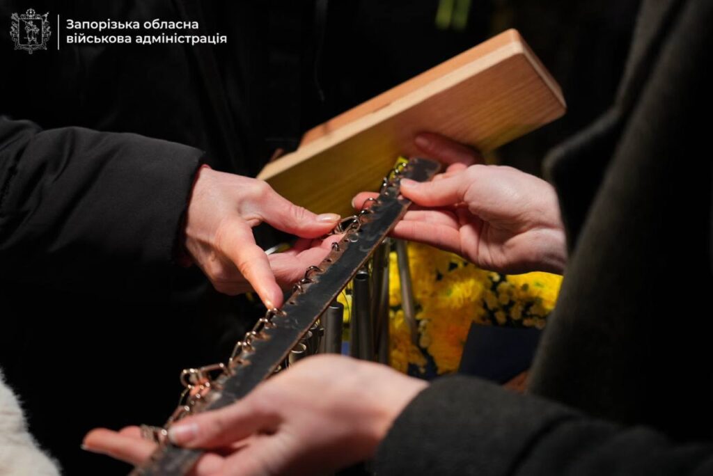 Вшанували полеглих захисників: на запорізькому меморіалі з’явилось ще 85 імен полеглих воїнів (ФОТО)