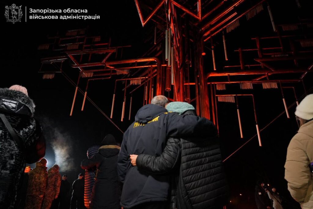 Вшанували полеглих захисників: на запорізькому меморіалі з’явилось ще 85 імен полеглих воїнів (ФОТО)