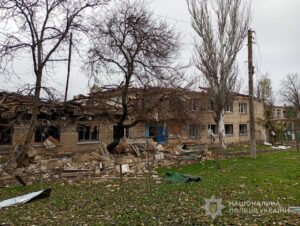 Повреждены дома людей: последствия российских ударов по Запорожской области 12 декабря, - ФОТО