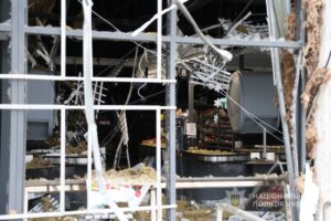 Кількість поранених зросла до 14: поліція розслідує ворожу атаку Запоріжжя безпілотниками, як воєнний злочин, — ФОТО