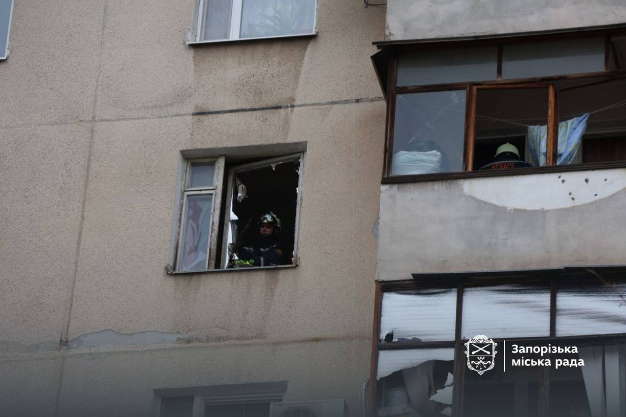 Стало відомо, скільки будинків пошкоджено внаслідок ранкової російської атаки Запоріжжя, — ФОТО