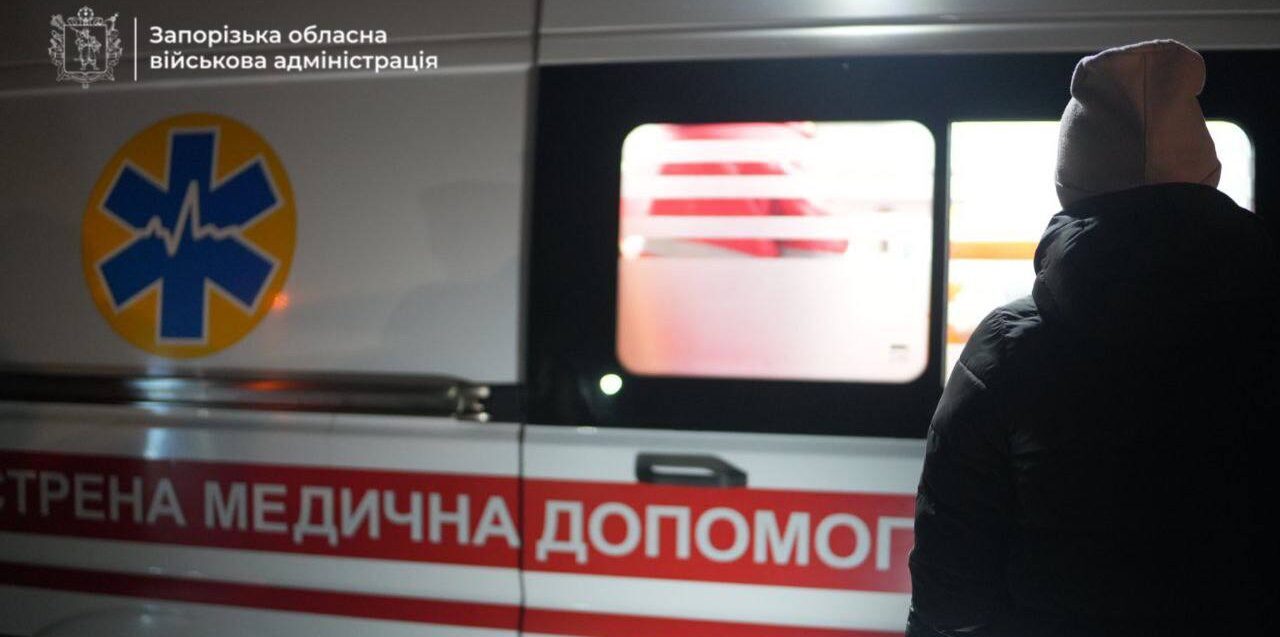 Ворог знову скерував на Запоріжжя безпілотник: поранено двоє людей, пошкоджені будинки, — ФОТО, ВІДЕО