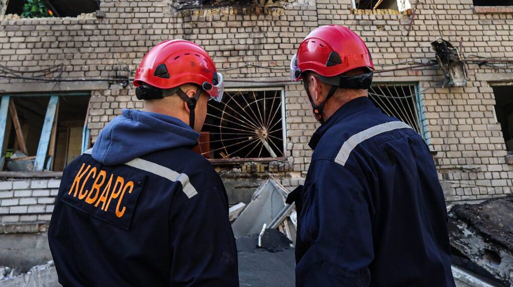 За 12 месяцев в Запорожье из-за обстрелов пострадали 428 человек, ударами повреждено более 9 тысяч домов