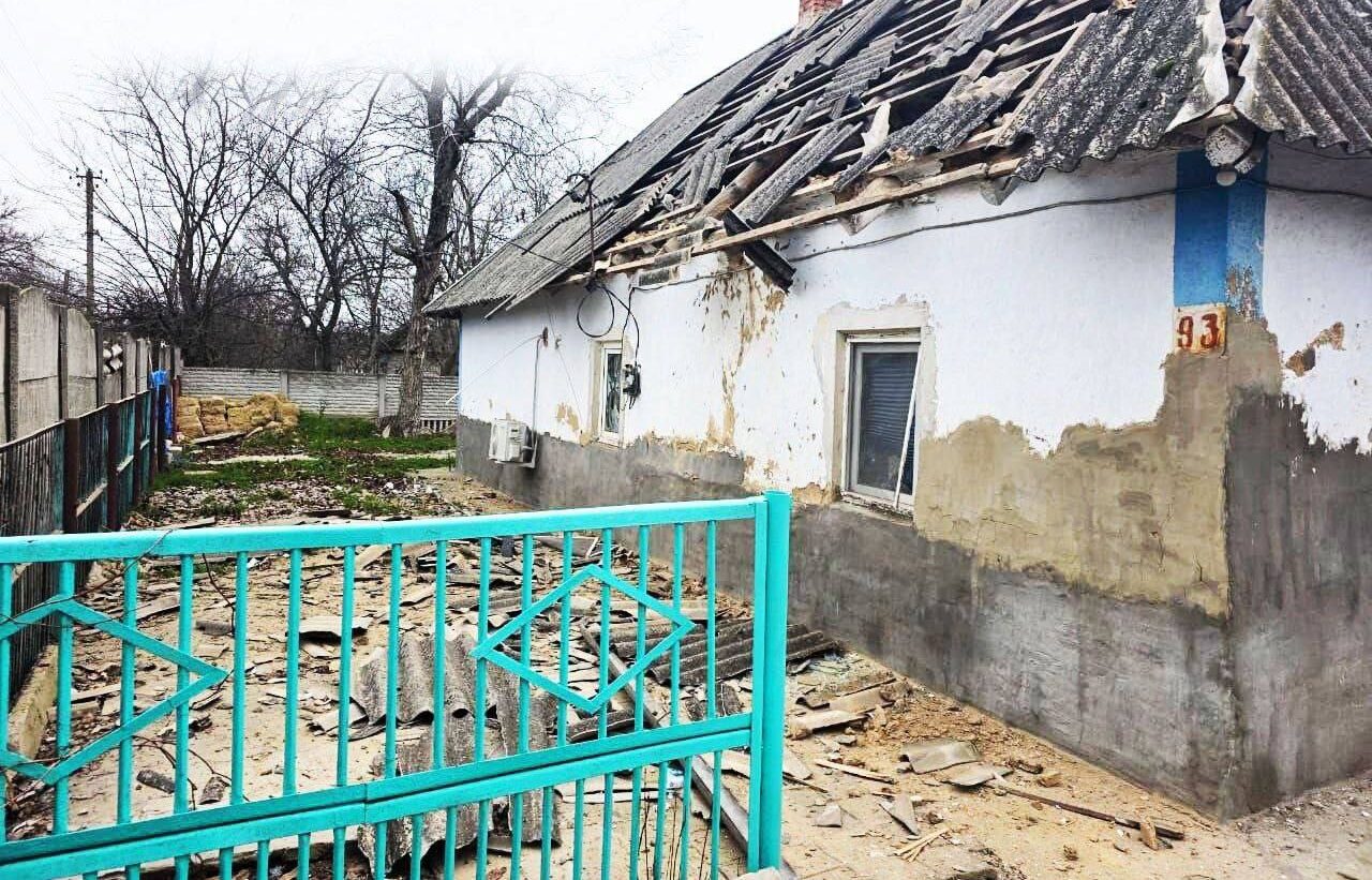 Войска РФ обстреляли 27 населенных пунктов Запорожской области: погиб человек, поступило 41 сообщение о повреждении жилья, объектов инфраструктуры и авто