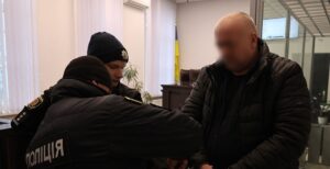 Мешканця Запоріжжя підозрюють у вбивство громадянина Молдови: у нього вилучили арсенал зброї, — ФОТО, ВІДЕО