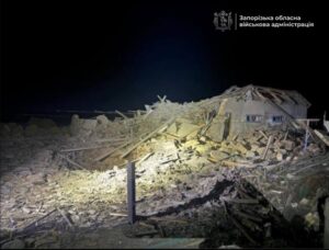 Повреждены дома и ранены люди: россияне сбросили КАБы на Запорожский район