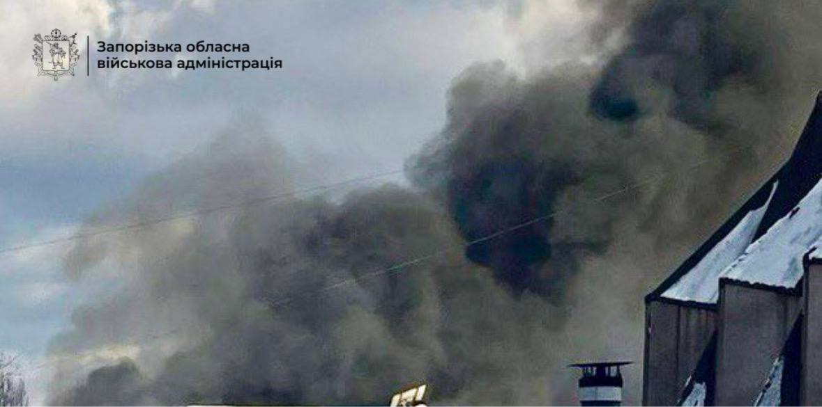 Враг атакует Запорожье: произошли пожары, тревога длится несколько часов, — ФОТО, ВИДЕО