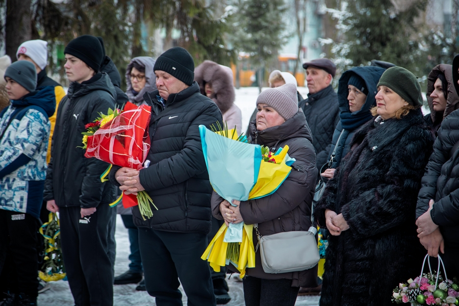 У Запоріжжі відкрили меморіальну дошку на честь полеглого захисника Олега Бурдиновича (ФОТО)