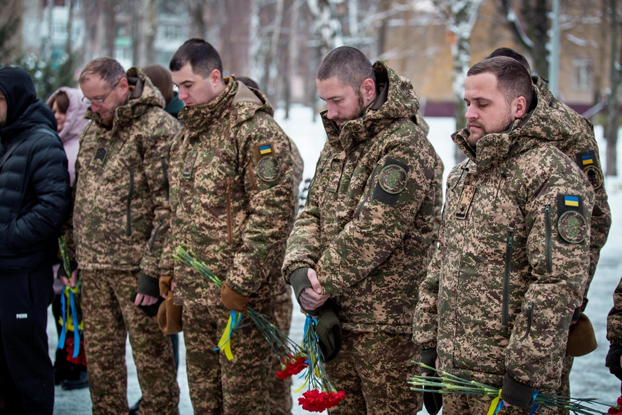 У Запоріжжі відкрили меморіальну дошку на честь полеглого захисника Олега Бурдиновича (ФОТО)