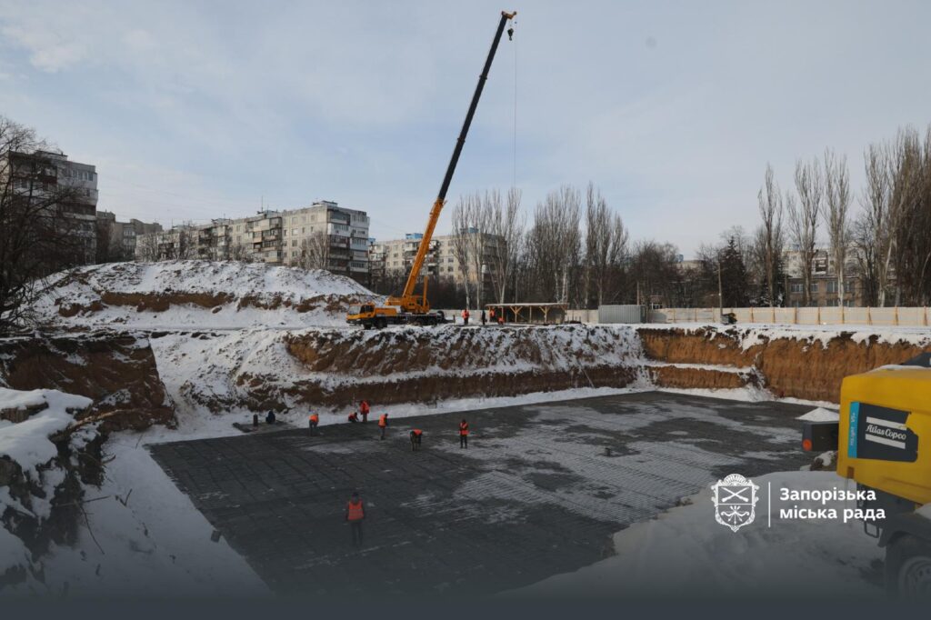Близько двох мільйонів євро: у Хортицькому районі Запоріжжя будують підземну школу з сонячною станцією (ФОТО, ВІДЕО)