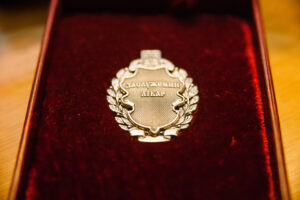 Двум медикам из Запорожской области присвоены почетные звания