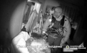 Наступив на міну, що була під снігом: з Оріхова евакуювали чоловіка з численними пораненнями, - ВІДЕО