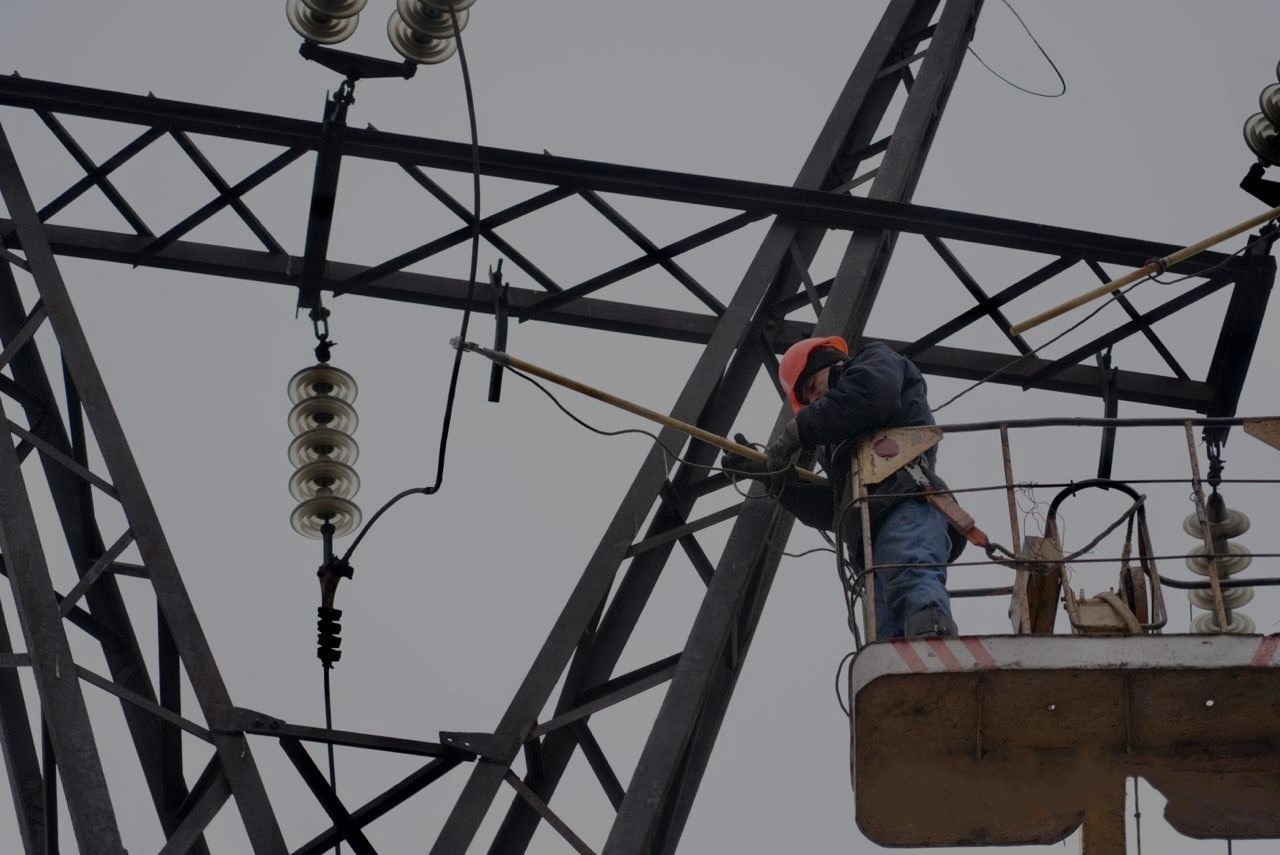 Удари по Запоріжжю 28 січня: енергетики повернули світло в усі знеструмлені будинки