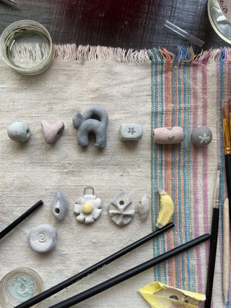 Кераміка ручної роботи: як Тетяна Лопатко із Запоріжжя створює незвичайні авторські прикраси