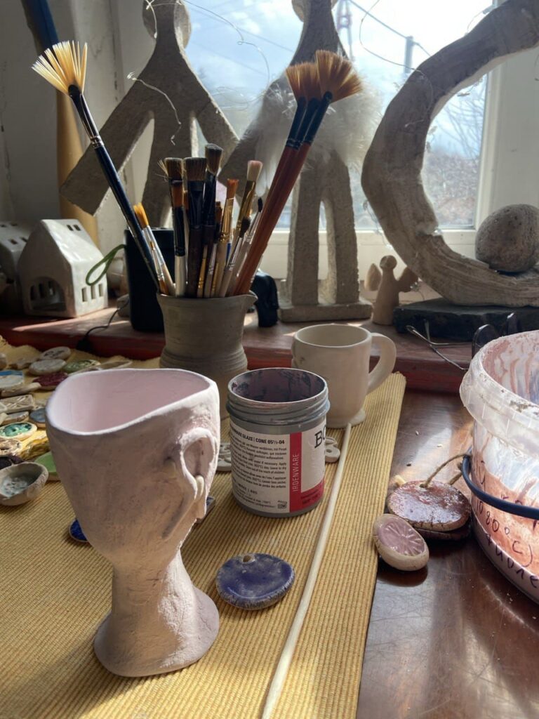 Кераміка ручної роботи: як Тетяна Лопатко із Запоріжжя створює незвичайні авторські прикраси