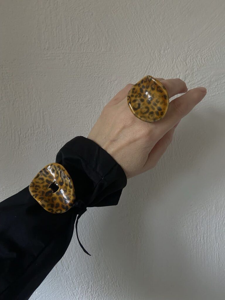 Кераміка ручної роботи: як Тетяна Лопатко із Запоріжжя створює незвичайні авторські прикраси