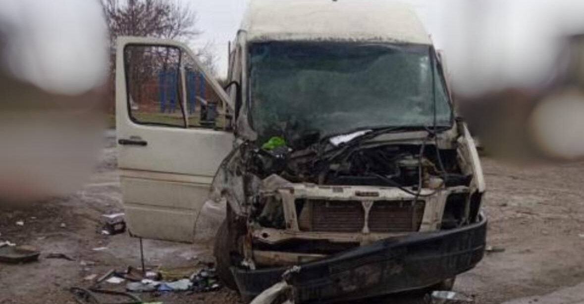 Российские войска атаковали беспилотником Запорожский район: пострадал мужчина, повреждено авто