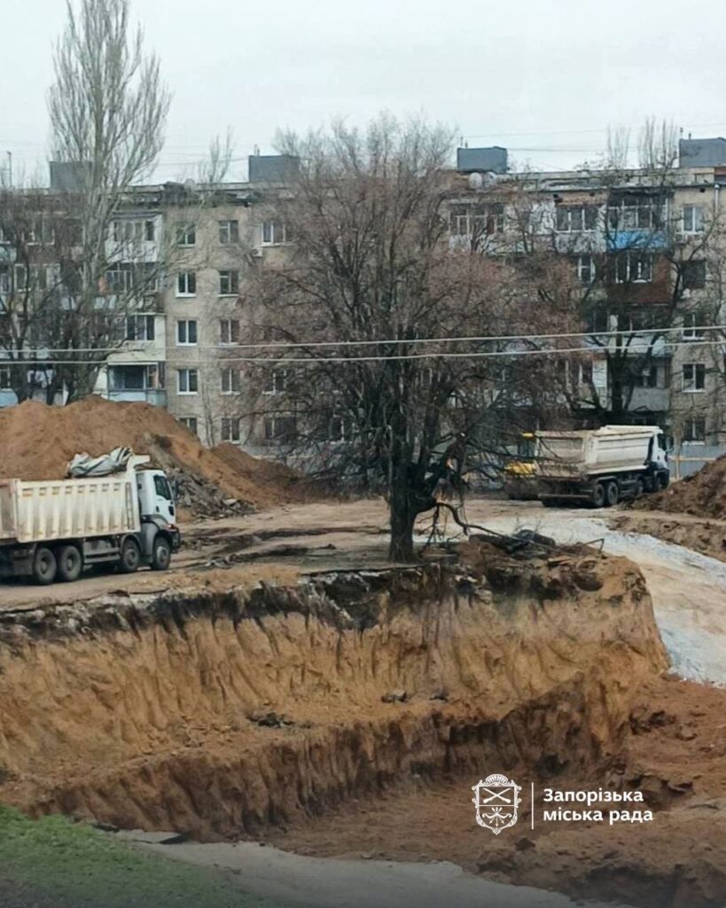 Работы финансируют Литва и ЕС: в Запорожье продолжают строительство укрытия для лицея №99, — ФОТО