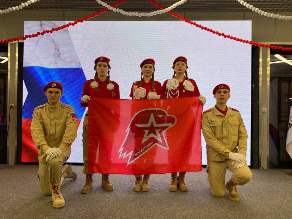 Мілітаризація триває: окупанти вивезли дітей з Бердянська до табору у РФ