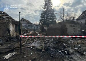 Одна людина загинула й дві поранено: удари ворожих безпілотників по Вільнянську прокуратура розслідує як воєнний злочин