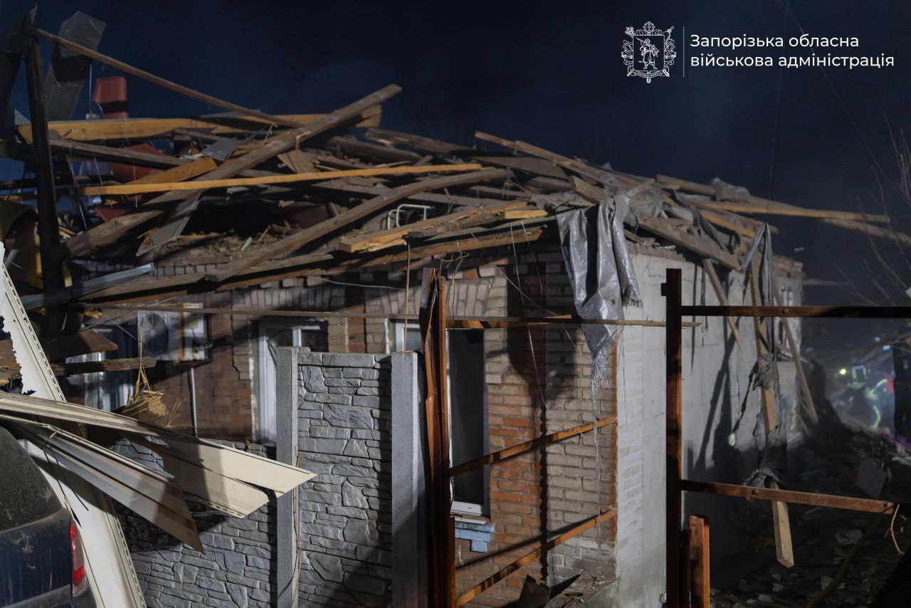 Под российские обстрелы попали 23 населенных пункта Запорожской области за сутки: погиб человек, есть раненые