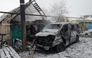 Пожежі, пошкоджений будинок та авто: рятувальники показали наслідки російських ударів у Запорізькому районі, — ФОТО