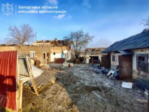 Російські війська вдарили КАБом по селу під Запоріжжям: є поранена